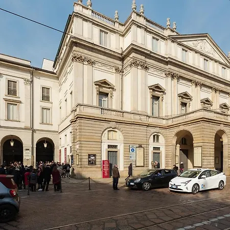 Luxury & Liberty Duomo Milan